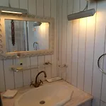Un En Bois A La Holiday home Gruissan