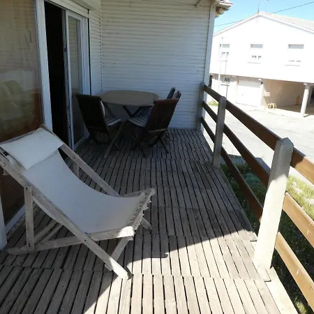 Hébergement de vacances Un En Bois A La *
