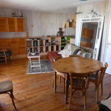 Un En Bois A La Hébergement de vacances *