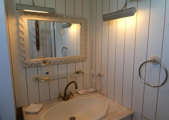 Un En Bois A La Hébergement de vacances Gruissan